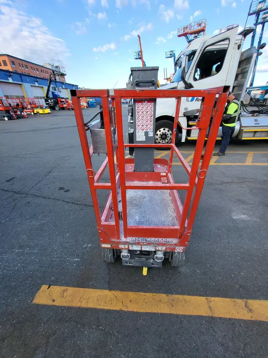 2018 Skyjack SJ16 Self-Propelled One-Person Lift