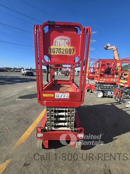 2018 MEC MICRO 19 Scissor Lift