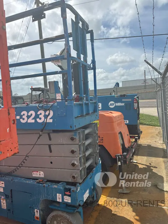 2017 Genie GS-3232 Scissor Lift