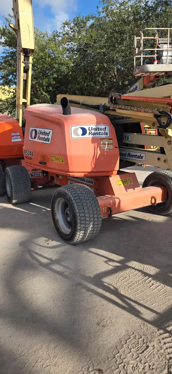 2017 JLG 450AJ Articulating Boom Lift