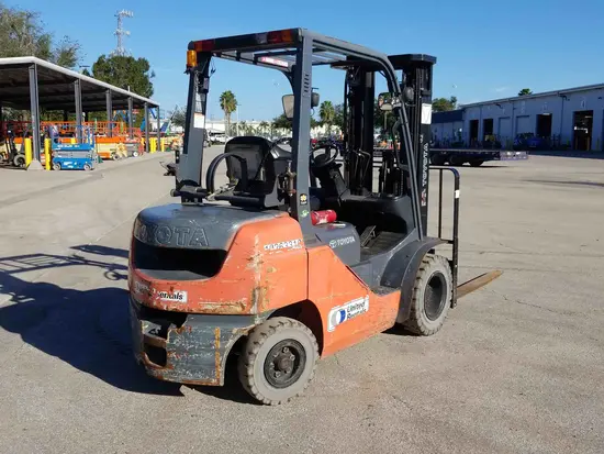 2014 Toyota 8FGU25 Forklift