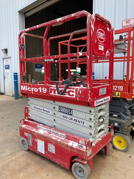 2018 MEC MICRO 19 Scissor Lift