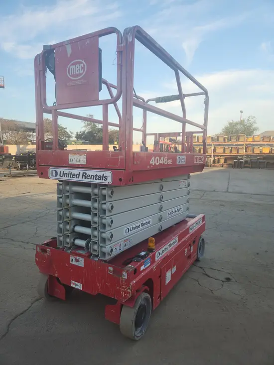 2017 MEC 4046SE Scissor Lift