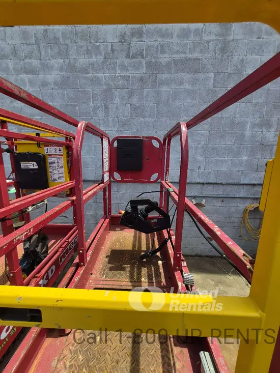 2018 MEC MICRO 19 Scissor Lift
