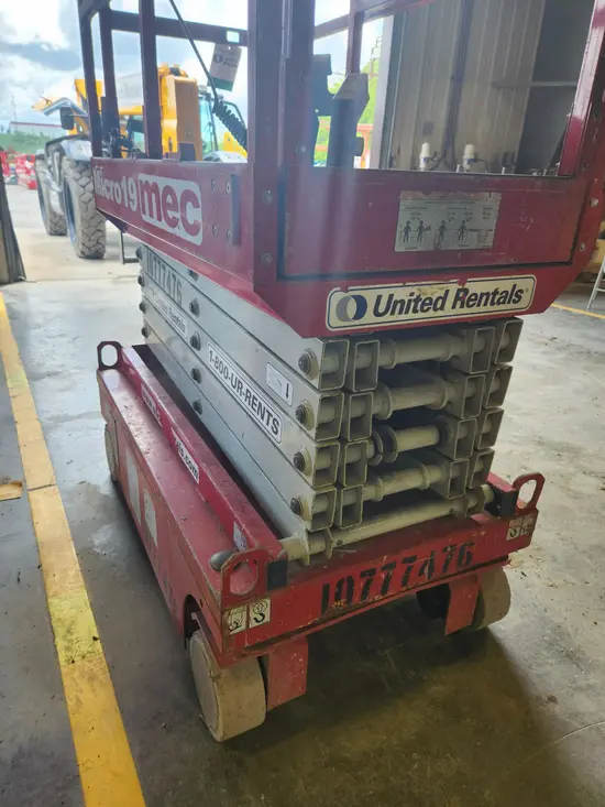 2018 MEC MICRO 19 Scissor Lift