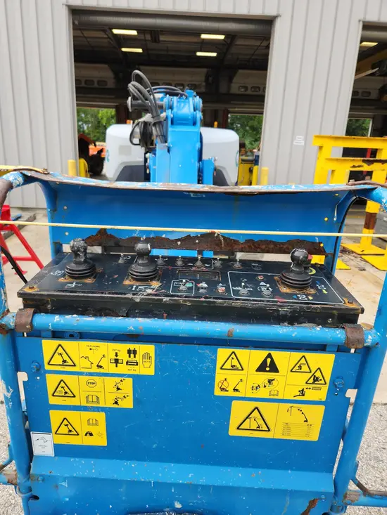 2017 Genie Z-60/37FE Articulating Boom Lift