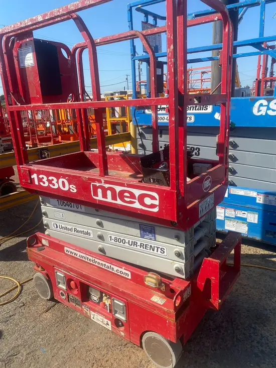 2017 MEC 1330SE Scissor Lift
