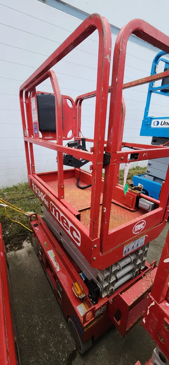 2019 MEC 1330SE Scissor Lift
