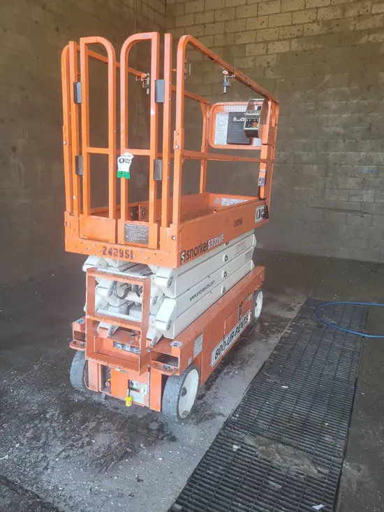2020 Snorkel S3226E Scissor Lift