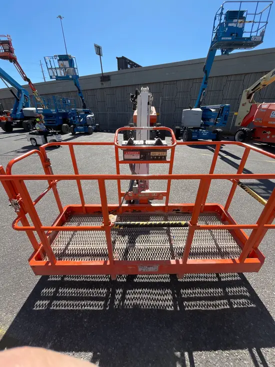 2016 Snorkel TB86J Boom Lift
