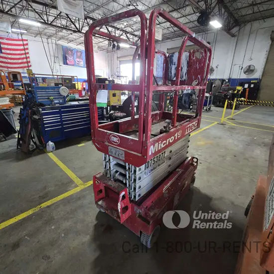 2018 MEC MICRO 19 Scissor Lift