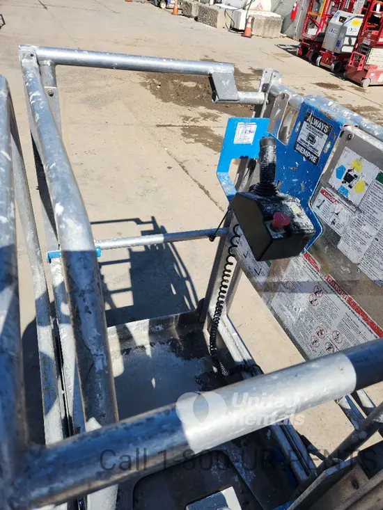 2017 Genie GR-20 Self-Propelled One-Person Lift