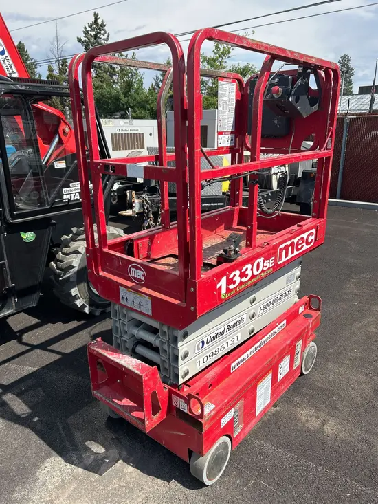 2019 MEC 1330SE Scissor Lift