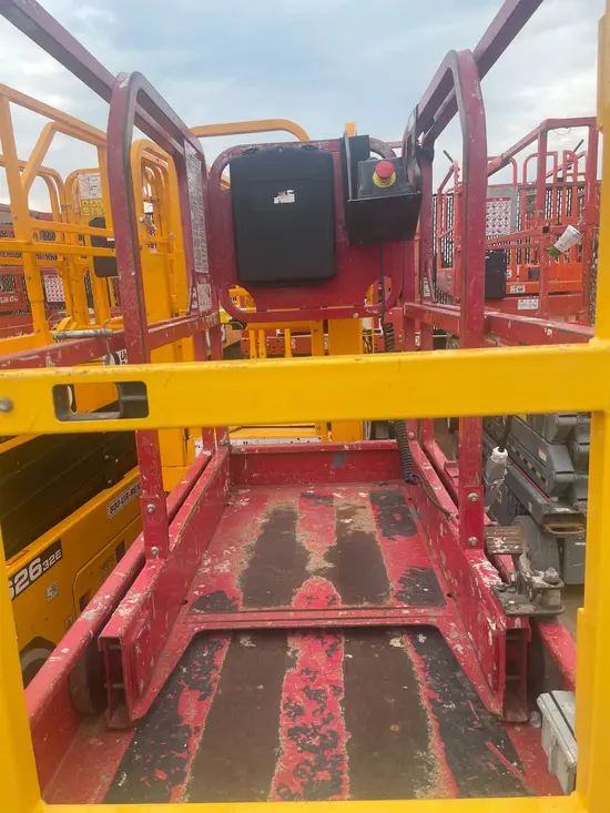 2018 MEC MICRO 19 Scissor Lift