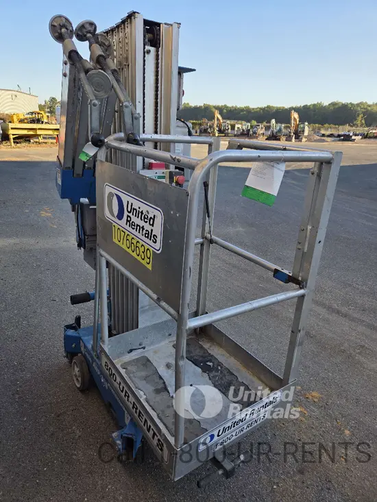 2018 Genie AWP-30SDC Pusharound Lift