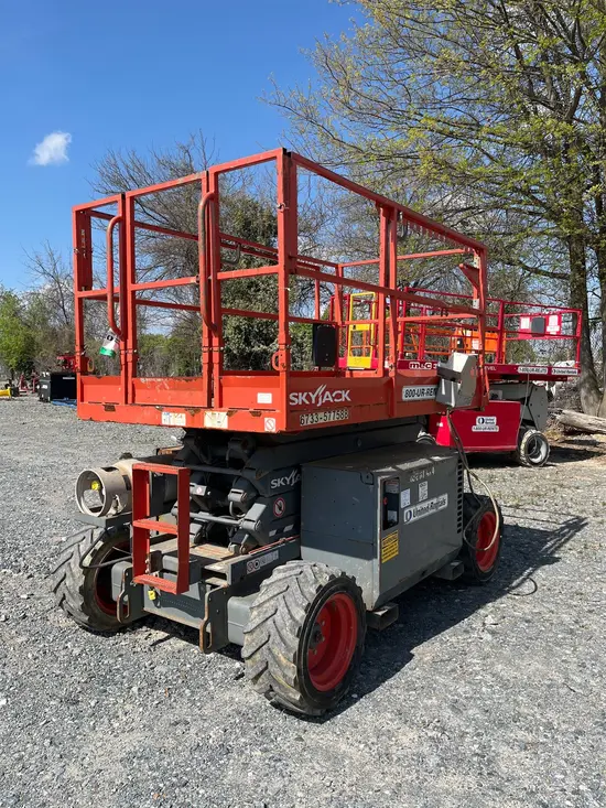 2017 Skyjack SJ6832RT Rough Terrain Scissor Lift