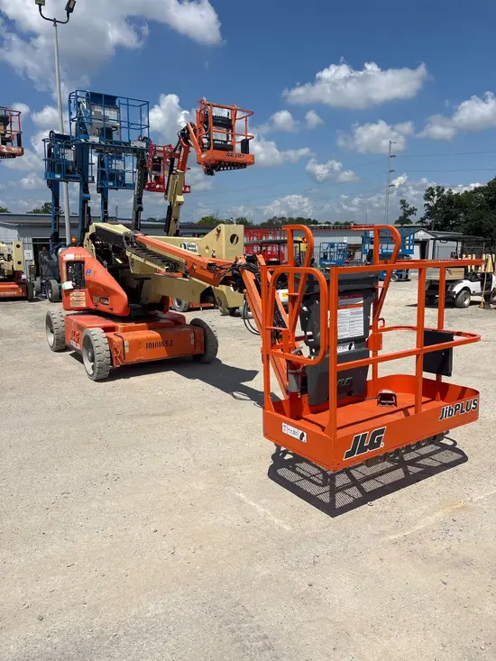 2012 JLG E450AJ Articulating Boom Lift