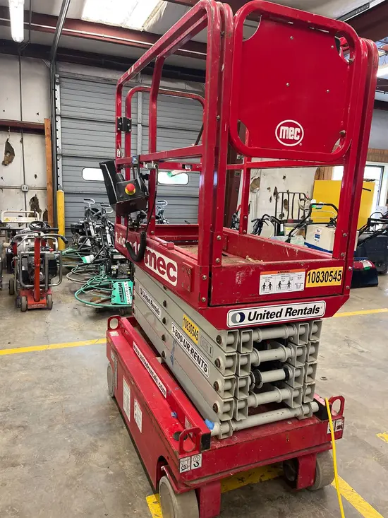 2018 MEC MICRO 19 Scissor Lift