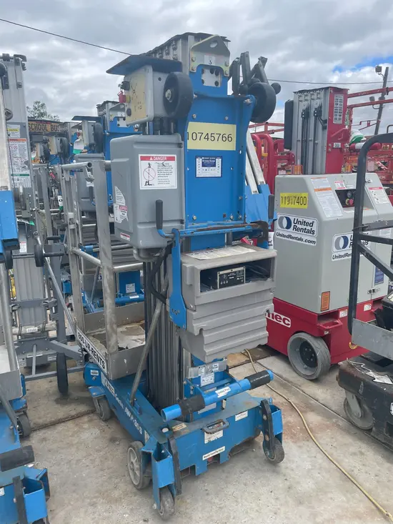 2018 Genie AWP-30SDC Pusharound Lift