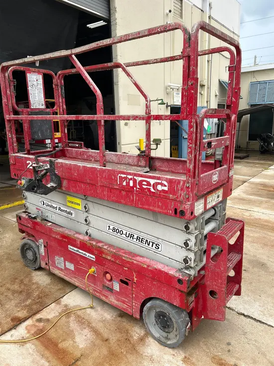 2017 MEC 2632SE Scissor Lift