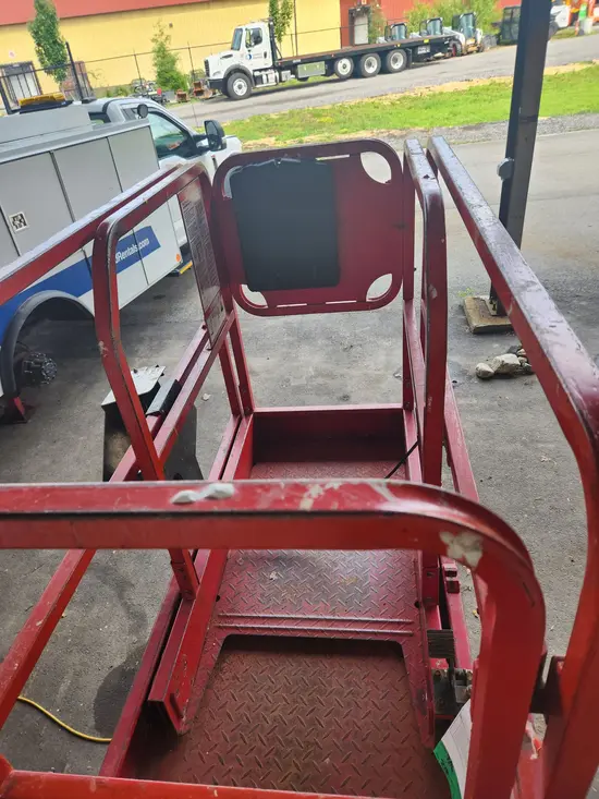 2018 MEC MICRO 19 Scissor Lift