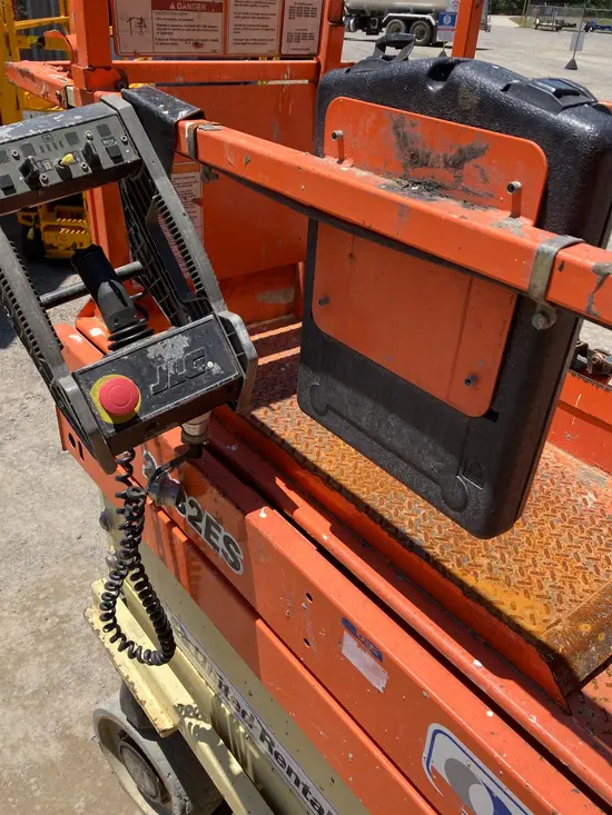 2019 JLG 2632ES Scissor Lift