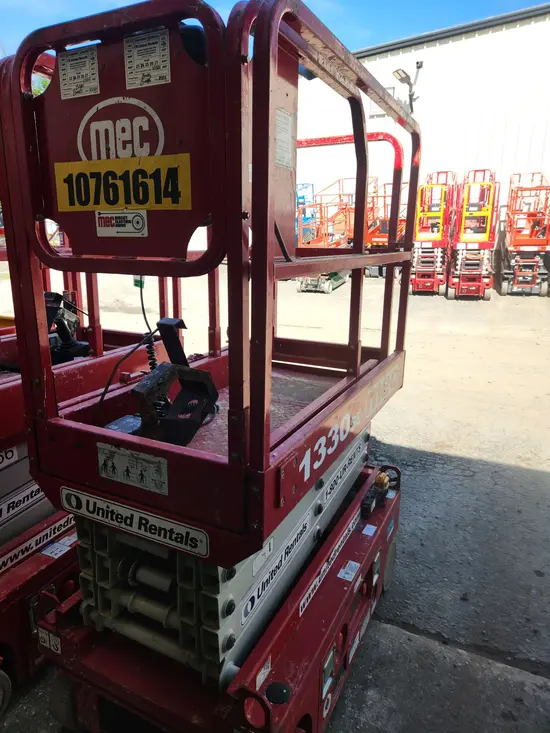 2018 MEC 1330SE Scissor Lift