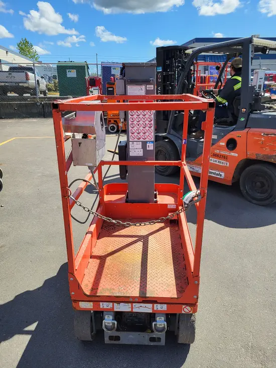 2018 Skyjack SJ12 Self-Propelled One-Person Lift