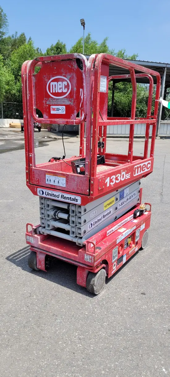 2018 MEC 1330SE Scissor Lift