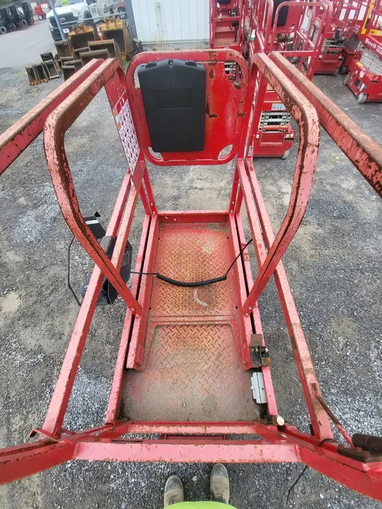 2018 MEC 1330SE Scissor Lift