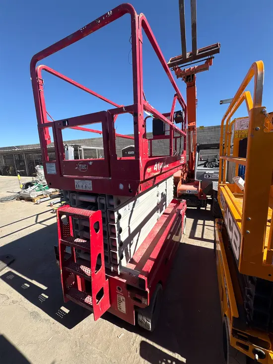2017 MEC 4046SE Scissor Lift