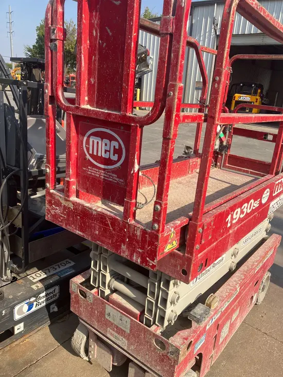 2017 MEC 1930SE Scissor Lift