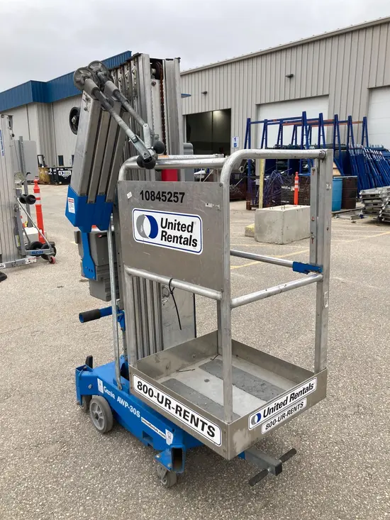 2018 Genie AWP-30SDC Pusharound Lift