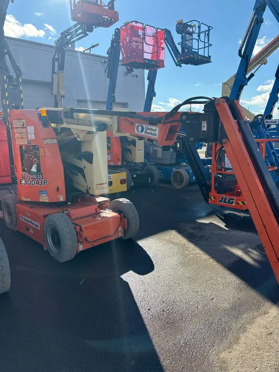 2015 JLG E300AJP Articulating Boom Lift