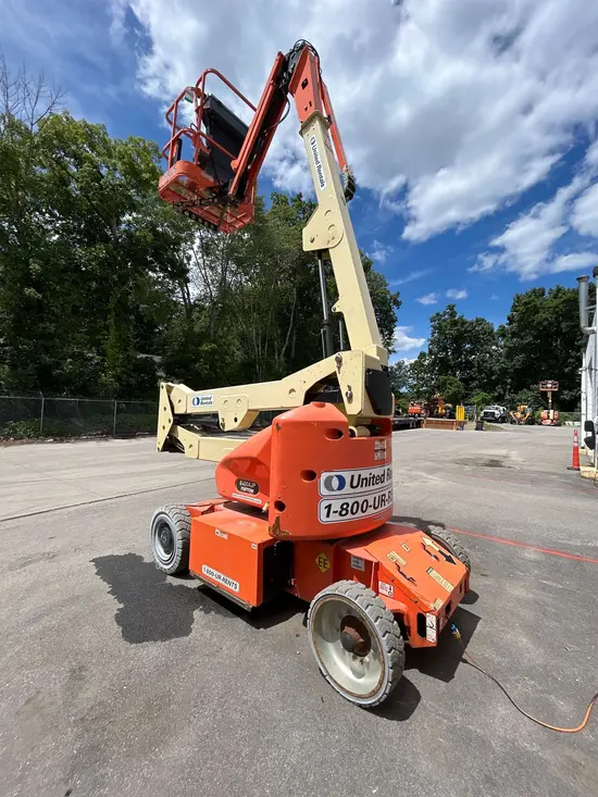2017 JLG E400AJPN Articulating Boom Lift
