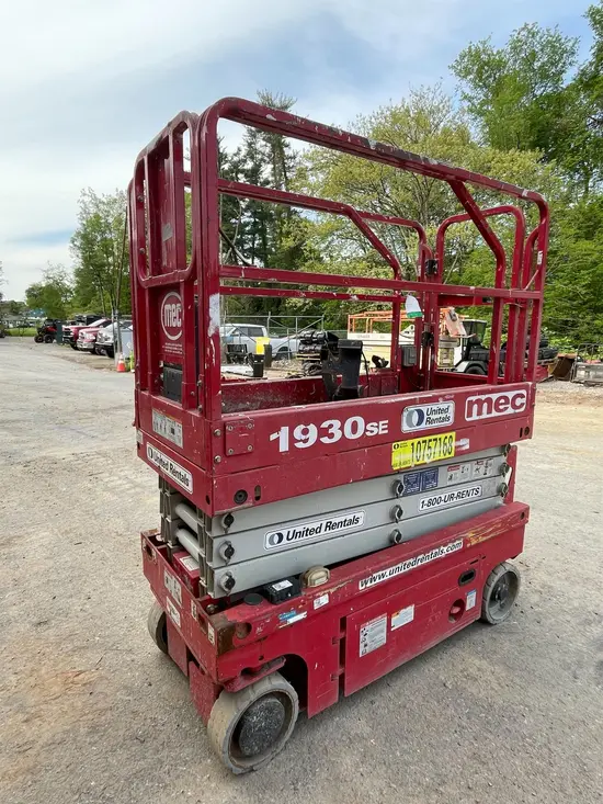 2018 MEC 1930SE Scissor Lift