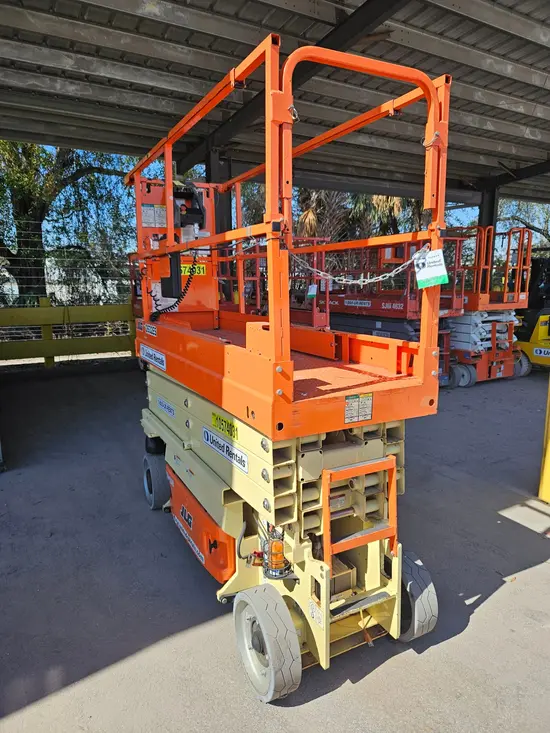 2017 JLG 2632ES Scissor Lift