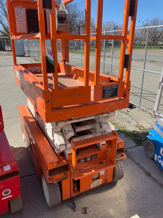 2018 Snorkel S3219E Scissor Lift