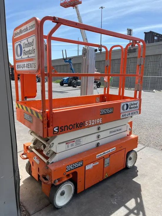 2018 Snorkel S3219E Scissor Lift