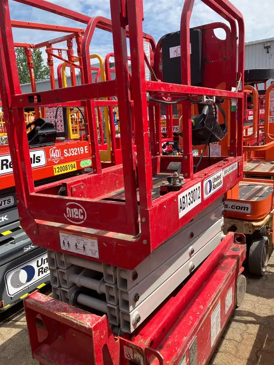 2017 MEC 1330SE Scissor Lift