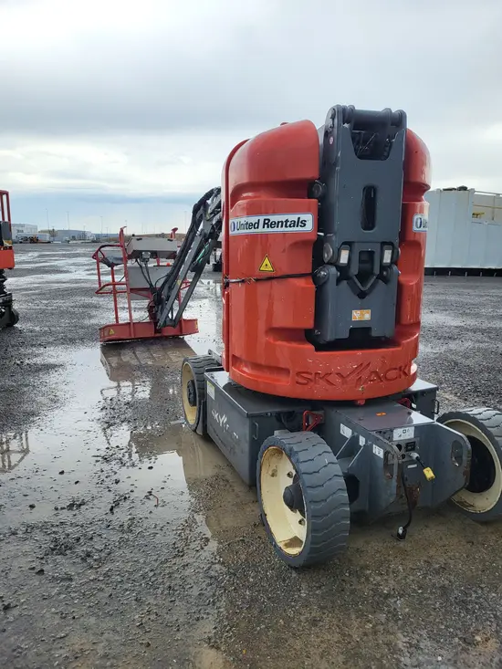 2017 Skyjack SJ30ARJE Articulating Boom Lift