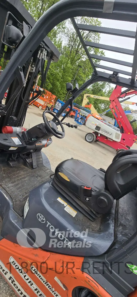 2018 Toyota 8FGU30 Warehouse Forklift