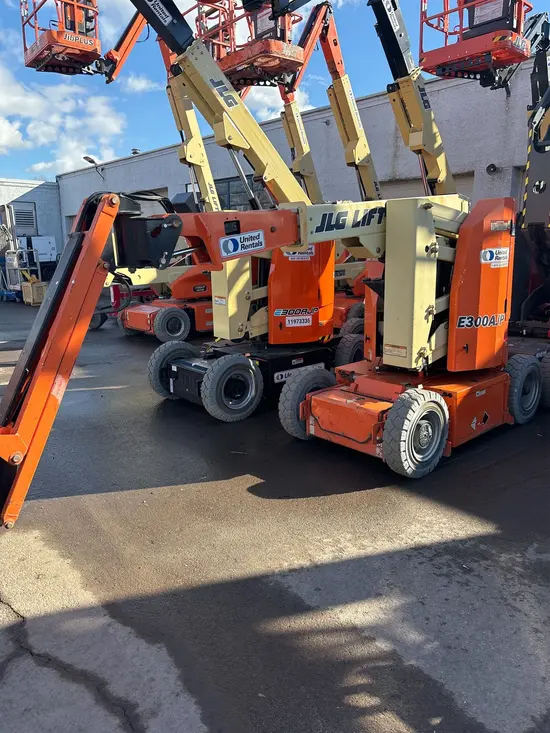 2015 JLG E300AJP Articulating Boom Lift