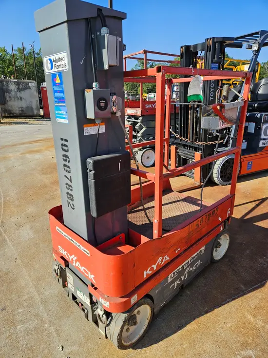 2017 Skyjack SJ16 Self-Propelled One-Person Lift