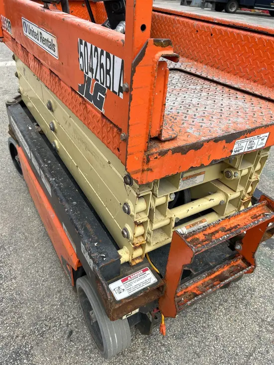 2017 JLG 1932R Scissor Lift