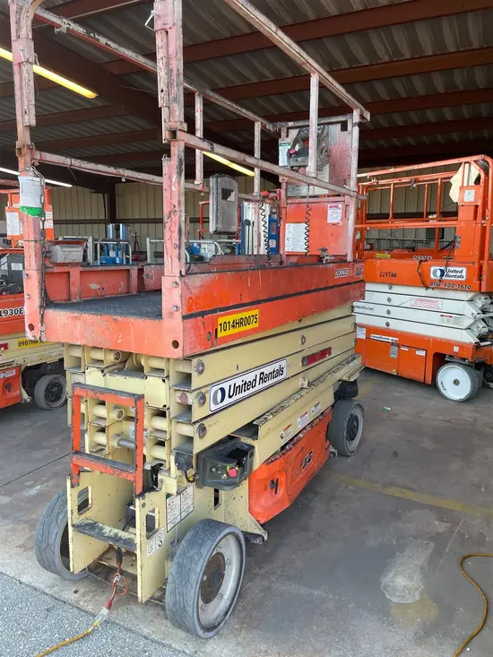 2017 JLG 2632ES Scissor Lift