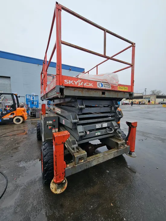 2016 Skyjack SJ8841RT Rough Terrain Scissor Lift