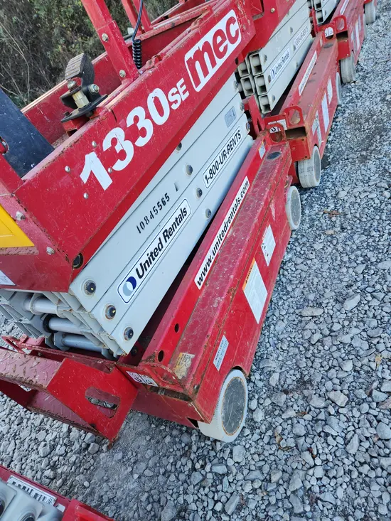 2018 MEC 1330SE Scissor Lift