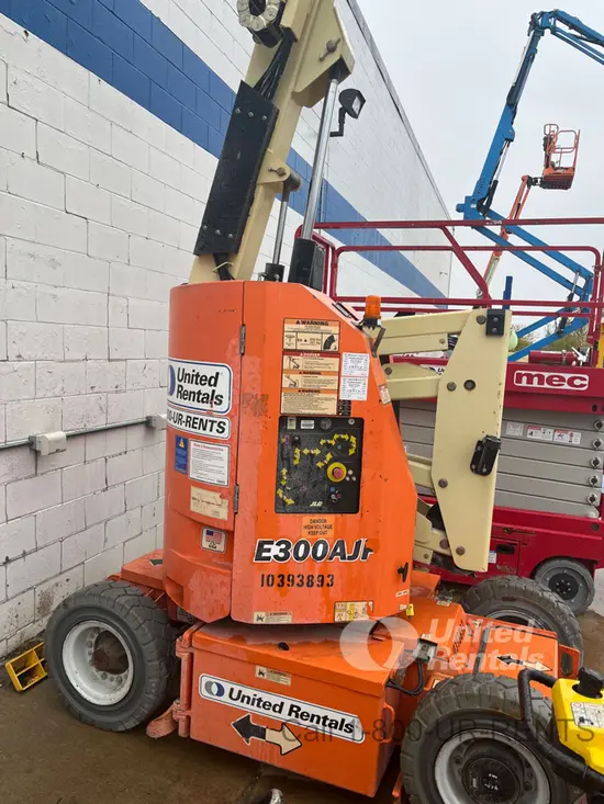 2015 JLG E300AJP Articulating Boom Lift