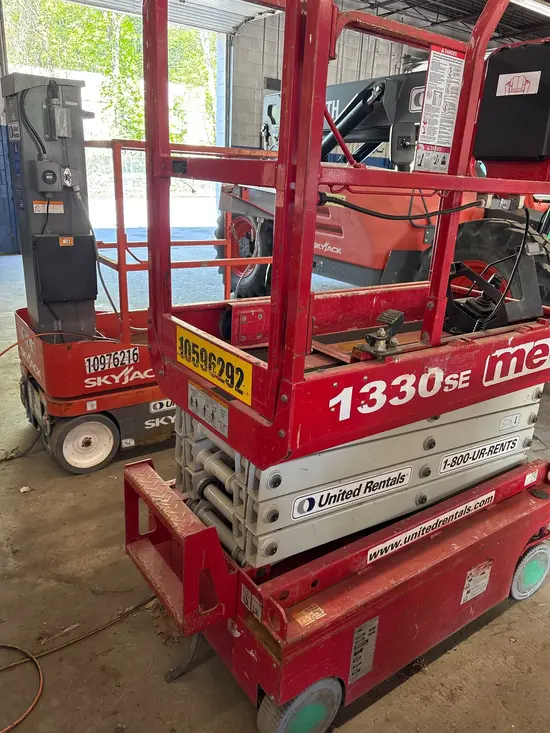 2017 MEC 1330SE Scissor Lift